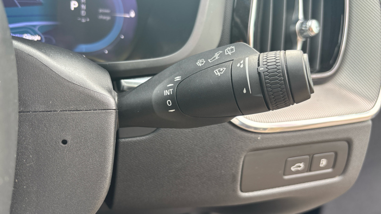 Volvo XC60 2.0 T6 [350] RC PHEV Plus Dark 5dr AWD Geartronic Estate